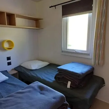 Zecamping 3 Etoiles Piscine Chauffee Animaux Acceptes Mobil-home Bbq Kamp alanı